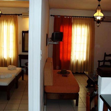 Hesperia Hotel 카를로바씨 외부 사진