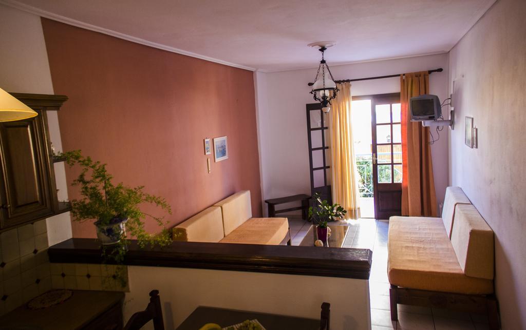 Hesperia Hotel 카를로바씨 객실 사진
